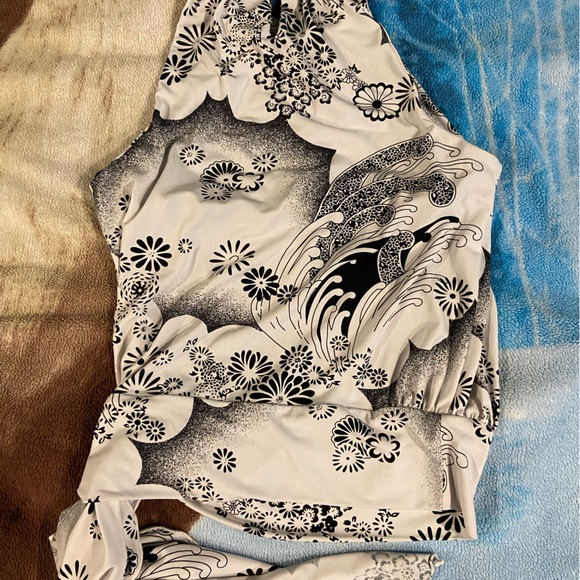 Ideology top - Like new - Picture 2 of 3